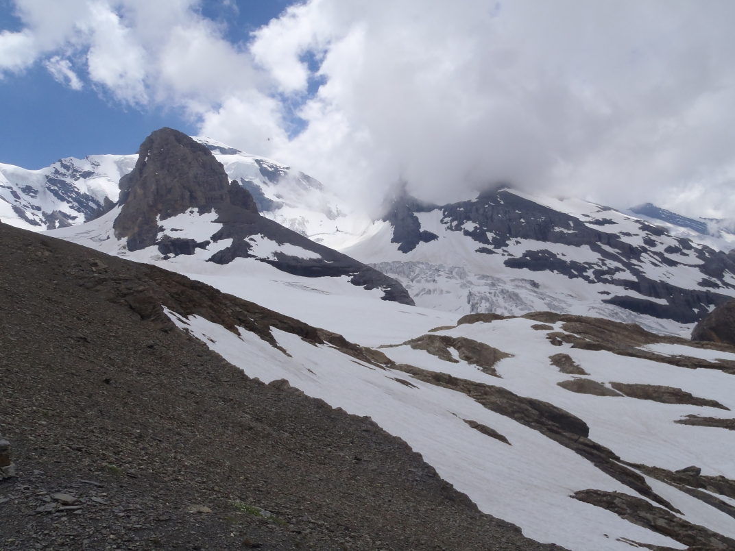Oeschinensee Gondola - Blumlisalphutte