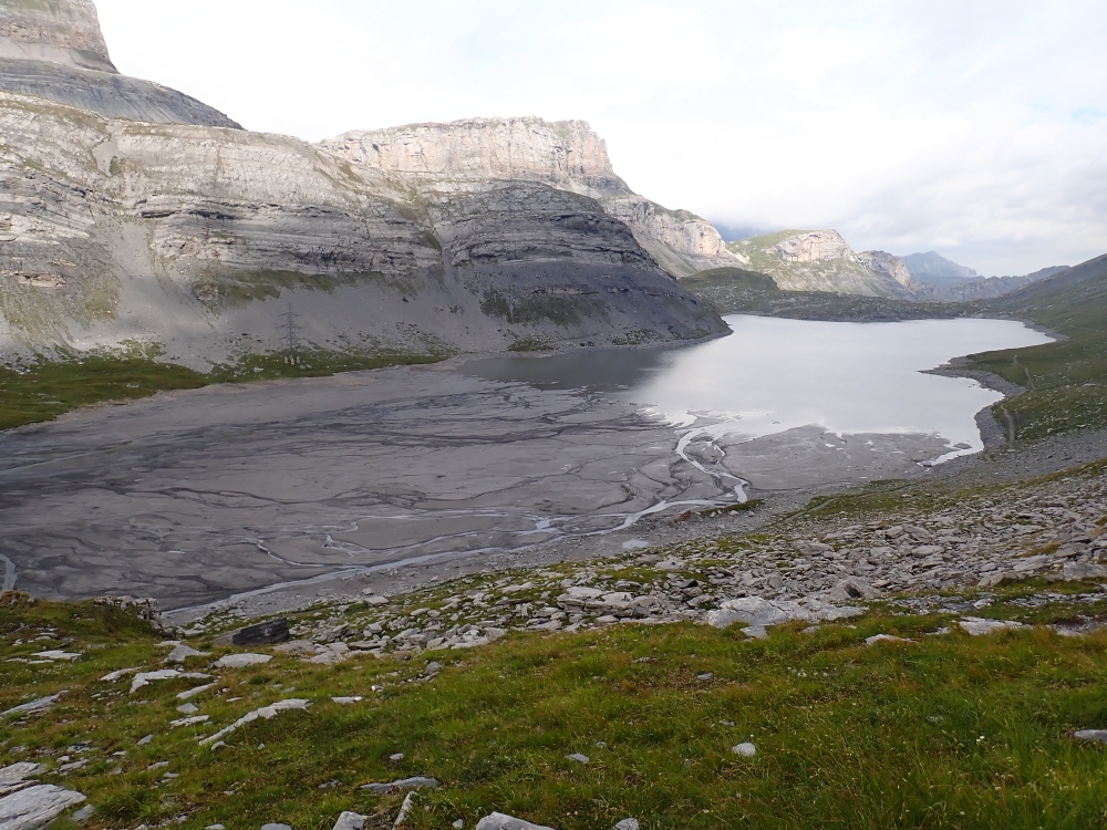 Tide's out on the Daubensee! Shows just how dry the Alps have been