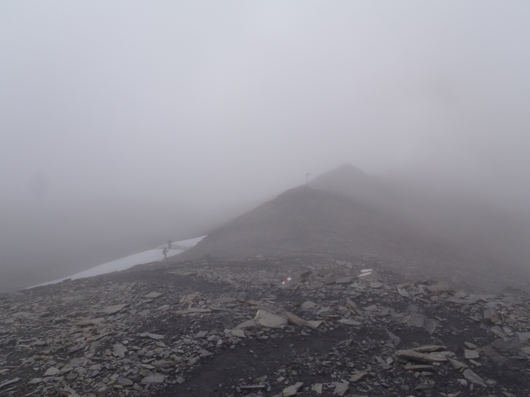 Day 3 - Rotsotckhutte - Schilthorn (2969m) - and catches up with us on the ridge