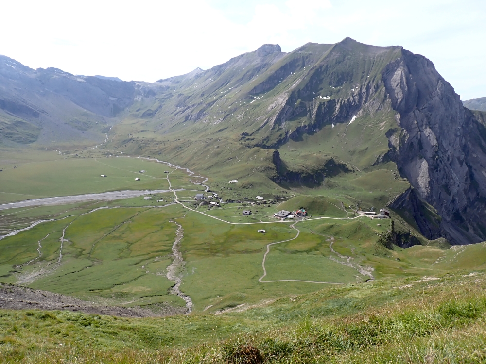 Day 2 - Sunnbuel - Schwarenbach - Tschingellochtighore - Engstligenalp