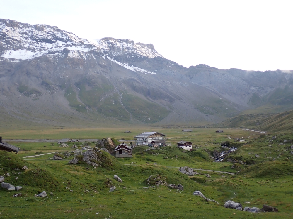 Day 2 - Sunnbuel - Schwarenbach - Tschingellochtighore - Engstligenalp