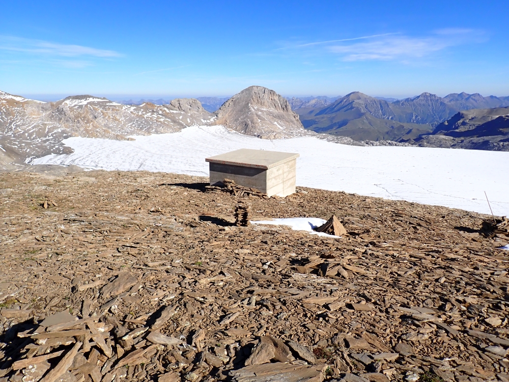 Day 4 - Pointe de la Plaine Morte - Se Mort Tothore - Mont Bovin - Tubang - Cabane Des Violettes